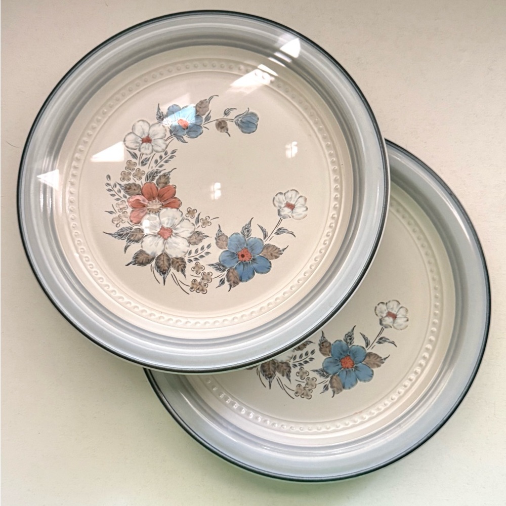 Johann Haviland Blue Bouquet Dinner Plates by Crowning Fashion, Vintage 1970s/80